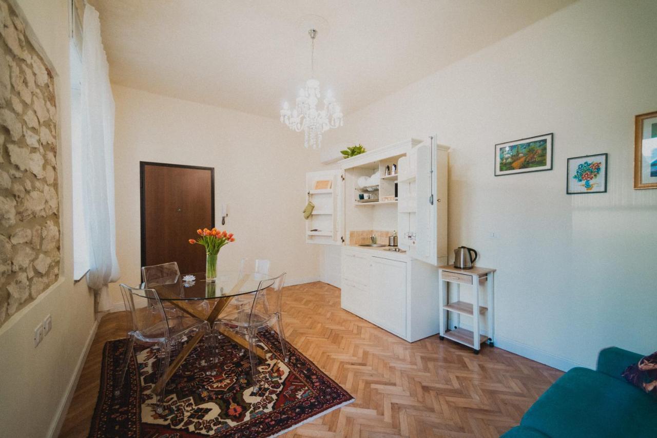 Casa Elle Apartment เวโรนา ภายนอก รูปภาพ