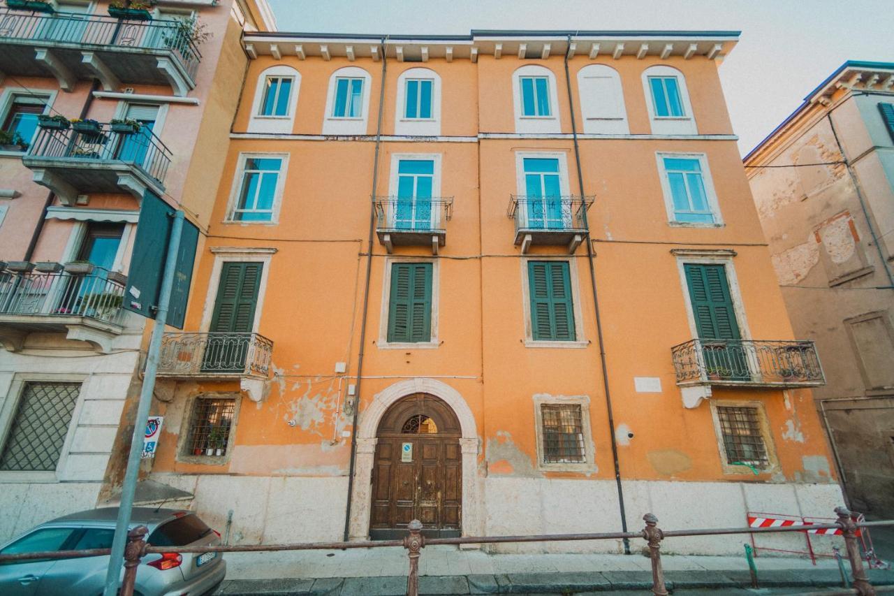 Casa Elle Apartment เวโรนา ภายนอก รูปภาพ